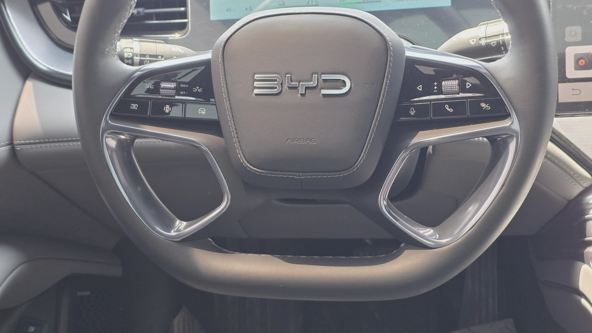 BYD SEAL 7 Premium (White 7k)-19-19