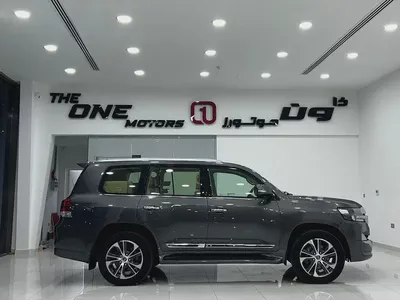 Toyota Land Cruiser GXR Grand Touring 2020 | GCC Specs | Pristine Condition-4