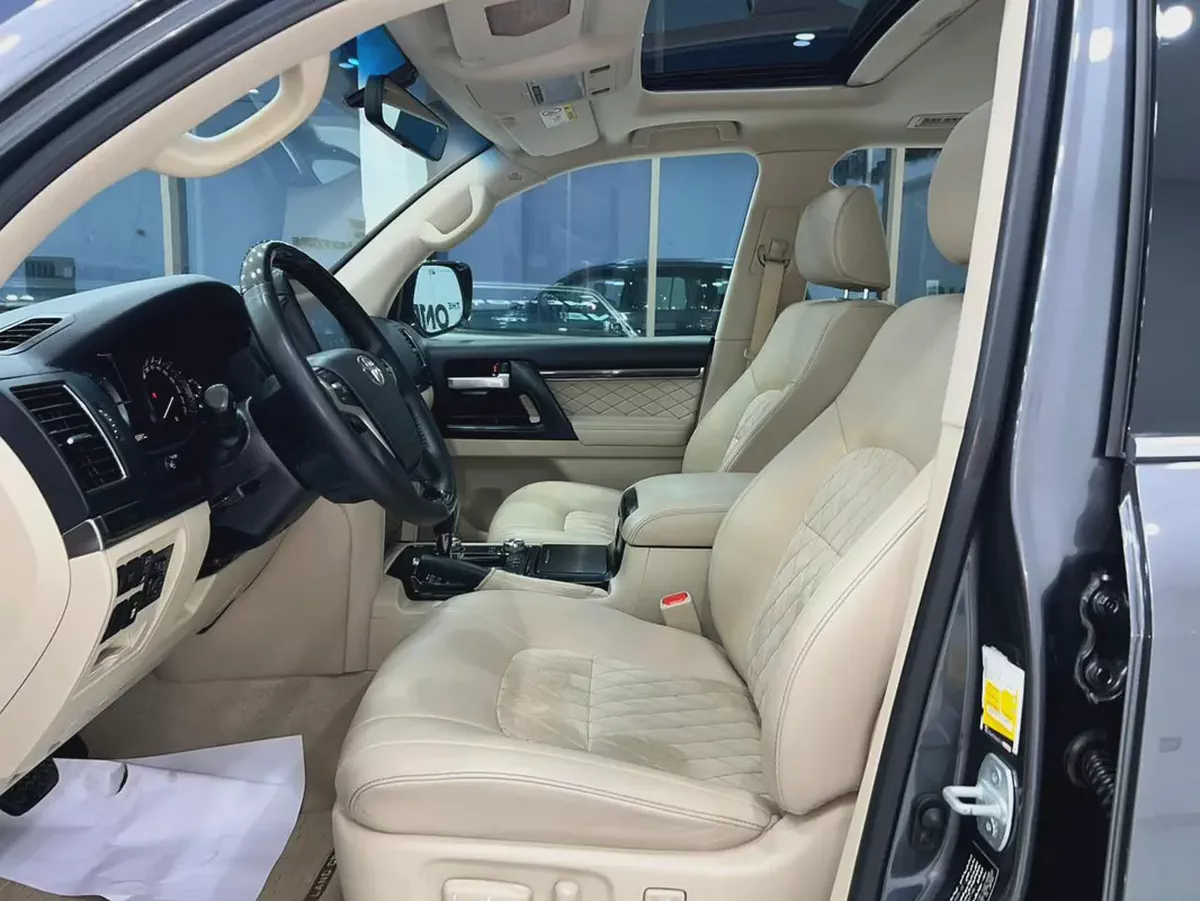 Toyota Land Cruiser GXR Grand Touring 2020 | GCC Specs | Pristine Condition-9-9
