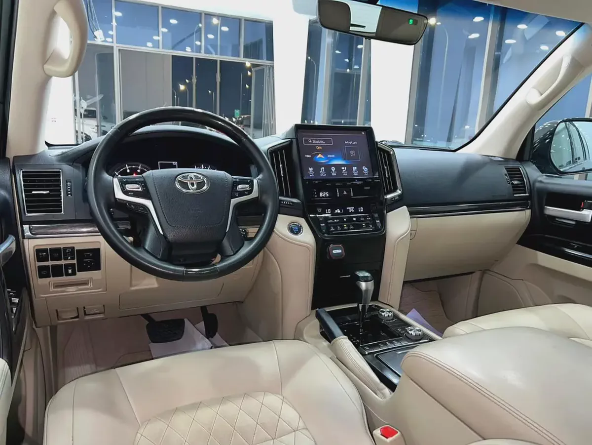 Toyota Land Cruiser GXR Grand Touring 2020 | GCC Specs | Pristine Condition-10-10