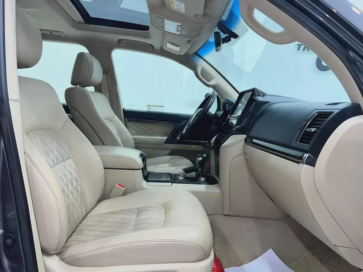 Toyota Land Cruiser GXR Grand Touring 2020 | GCC Specs | Pristine Condition-11-11