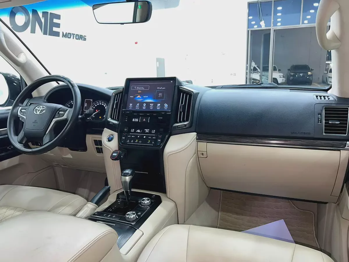 Toyota Land Cruiser GXR Grand Touring 2020 | GCC Specs | Pristine Condition-12-12