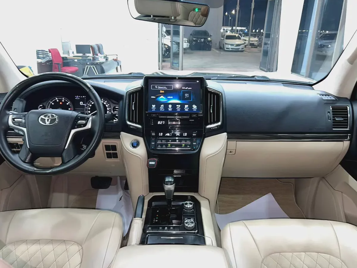 Toyota Land Cruiser GXR Grand Touring 2020 | GCC Specs | Pristine Condition-13-13