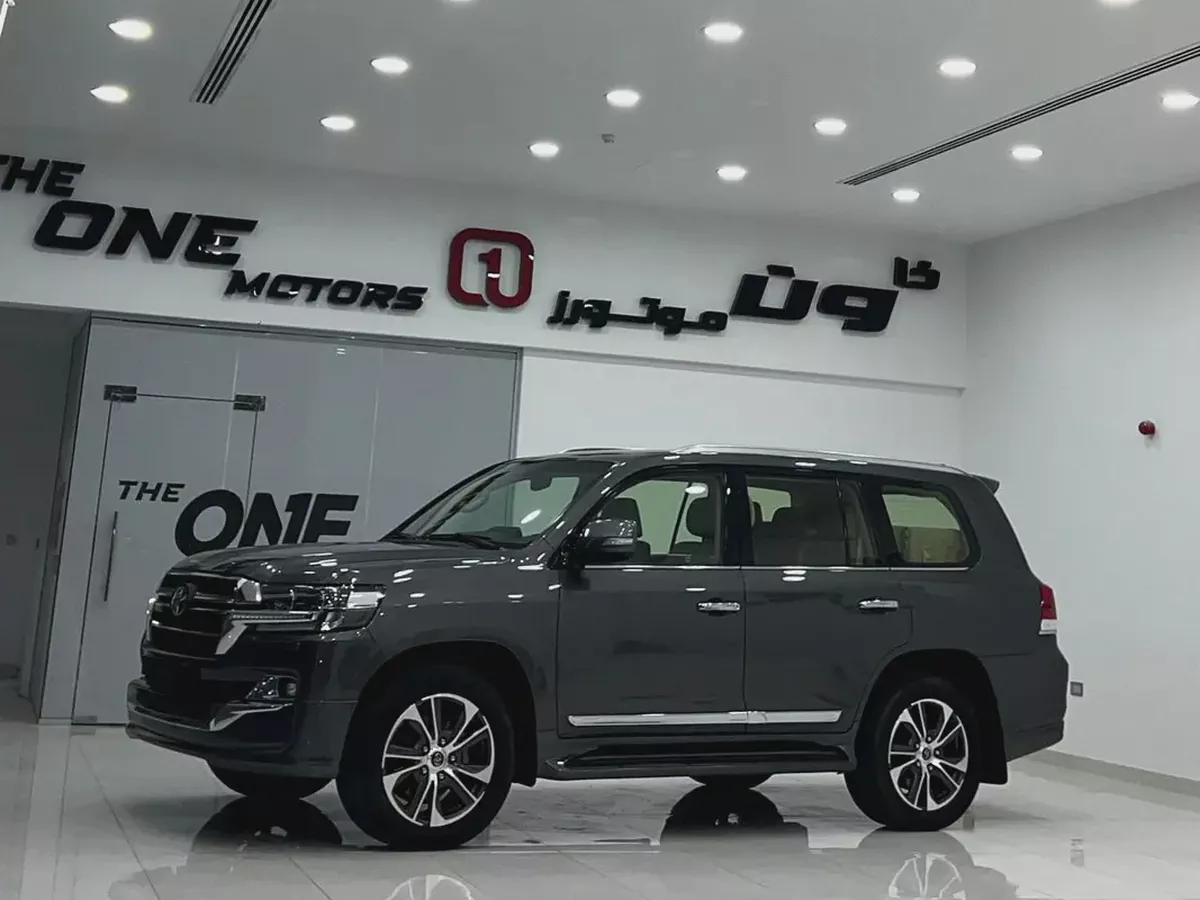Toyota Land Cruiser GXR Grand Touring 2020 | GCC Specs | Pristine Condition-3-3
