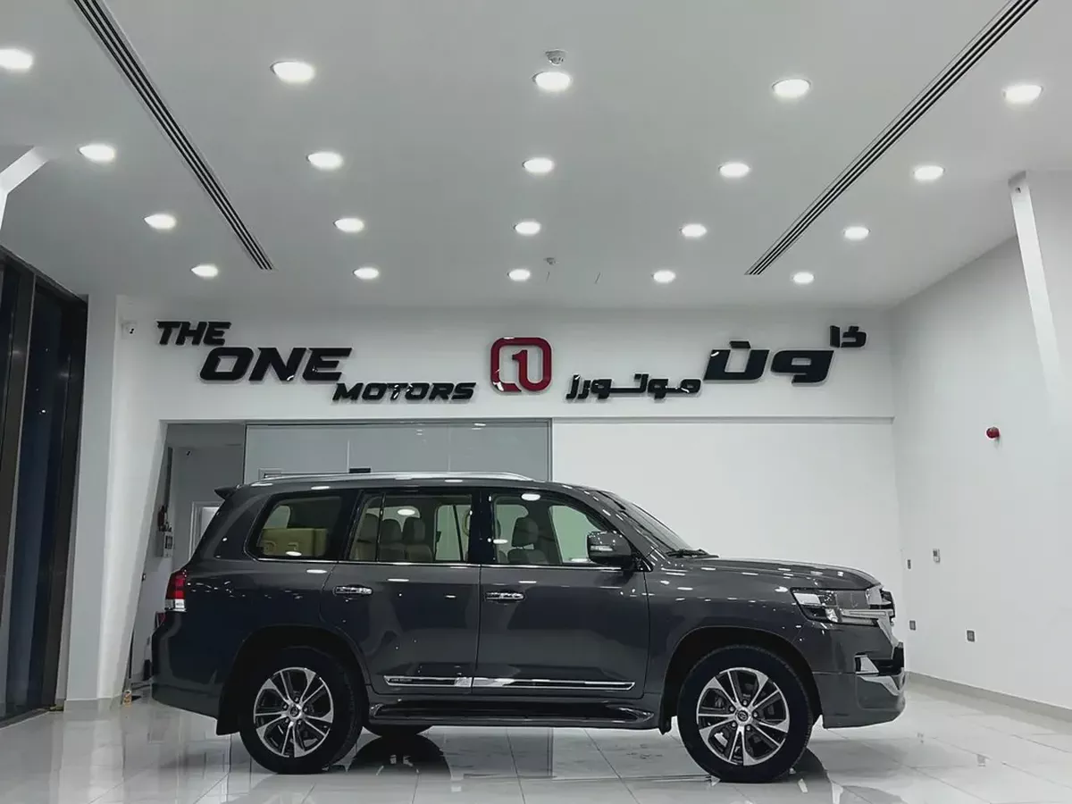 Toyota Land Cruiser GXR Grand Touring 2020 | GCC Specs | Pristine Condition-5-5