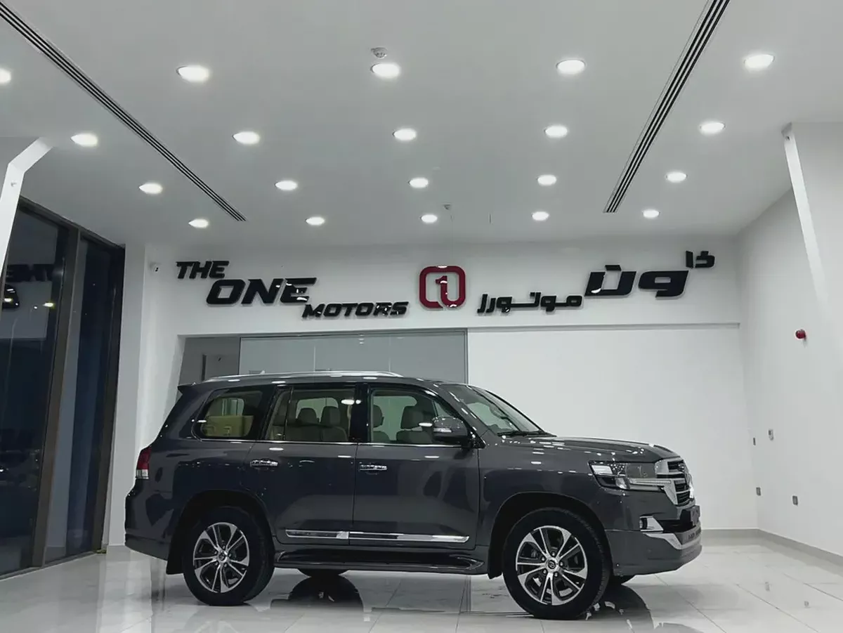 Toyota Land Cruiser GXR Grand Touring 2020 | GCC Specs | Pristine Condition-6-6