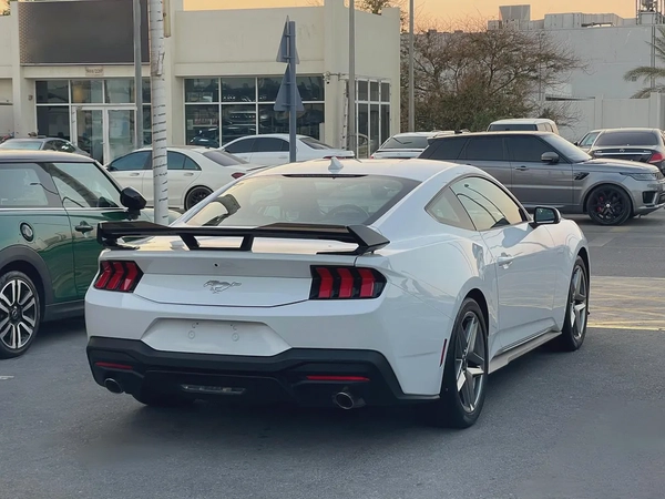 FORD - MUSTANG - 2024 - ECOBOOST - V4 - 2,3L - BY TURBO - AMERICAN SPECS VERY GOOD CONDITION