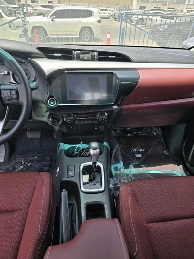 Toyota Hilux  2.7L 4 CYLINDER 2026 MODEL OMANI-10