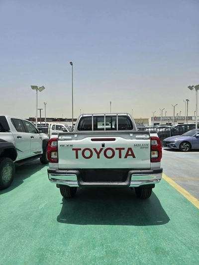Toyota Hilux  2.7L 4 CYLINDER 2026 MODEL OMANI-9