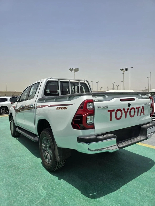Toyota Hilux 2.7L 4 CYLINDER 2026 MODEL OMANI