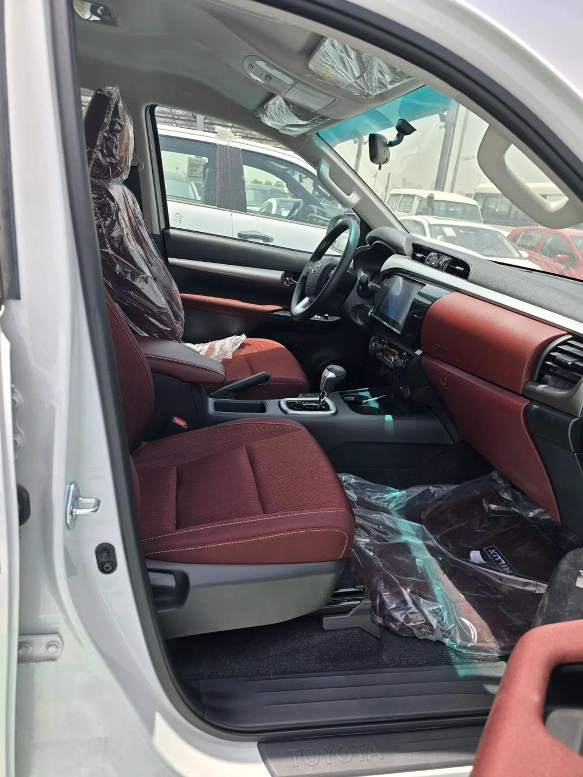 Toyota Hilux 2.7L 4 CYLINDER 2026 MODEL OMANI-3-3