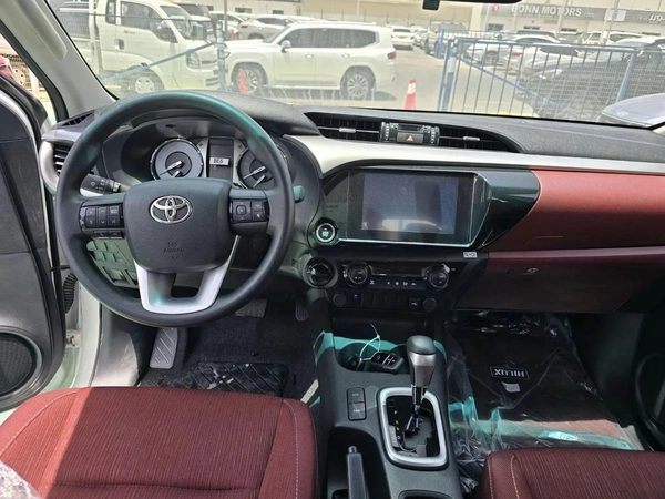 Toyota Hilux 2.7L 4 CYLINDER 2026 MODEL OMANI
