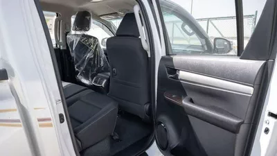 Toyota Hilux GL SR 2.7L-9