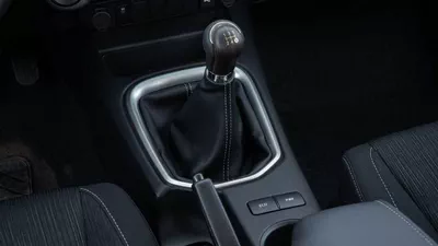 Toyota Hilux GL SR 2.7L-16