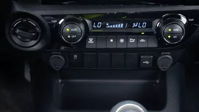 Toyota Hilux GL SR 2.7L-18