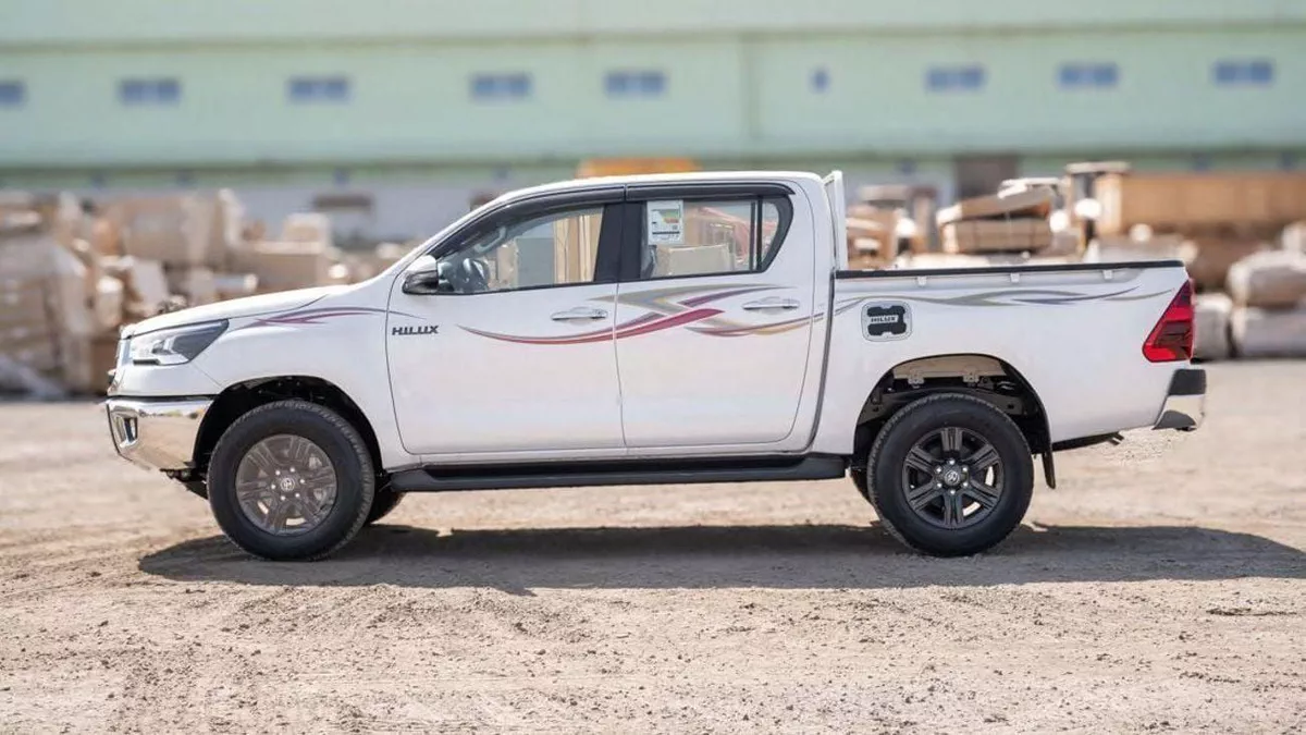 Toyota Hilux GL SR 2.7L-12-0