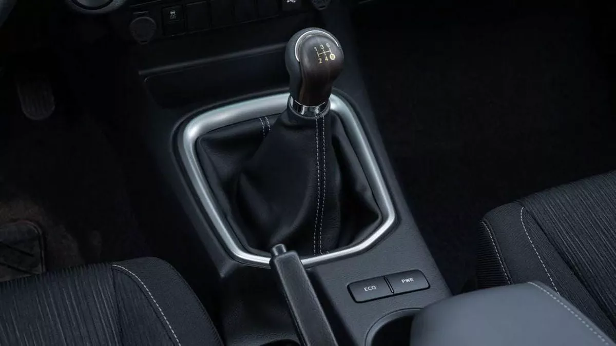 Toyota Hilux GL SR 2.7L-16-0