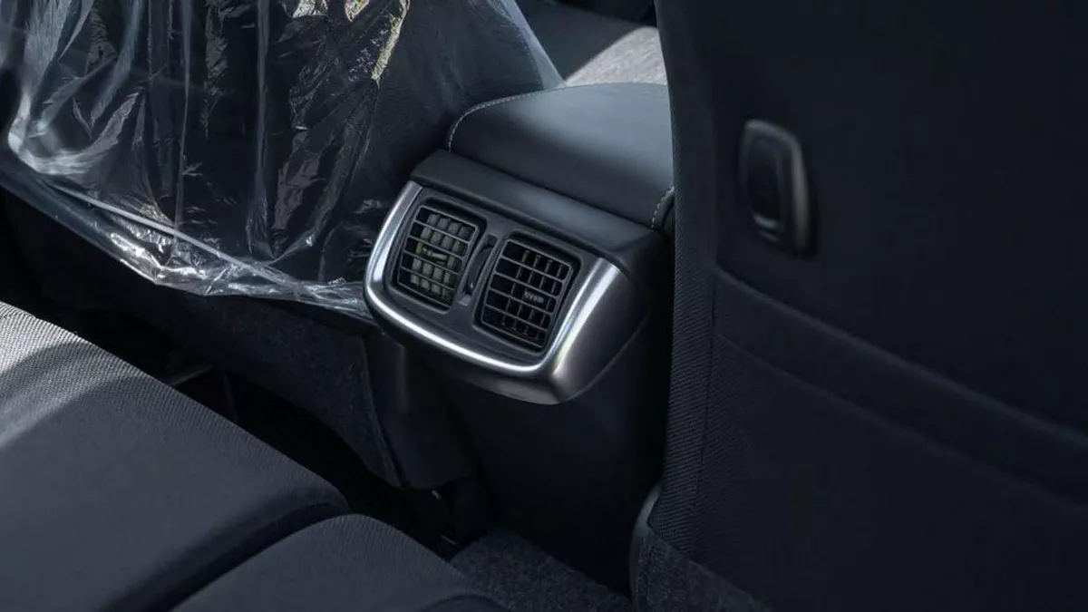 Toyota Hilux GL SR 2.7L-19-0