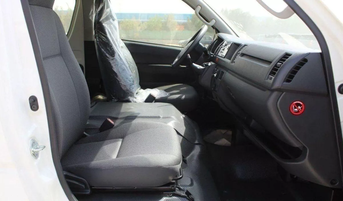 Toyota Hiace DLS - STD ROOF Toyota Hiace 2.5L High Roof Diesel old ship 2025-13-0