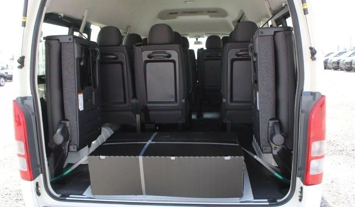 Toyota Hiace DLS - STD ROOF Toyota Hiace 2.5L High Roof Diesel old ship 2025-7-0