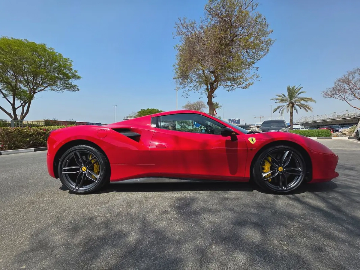 Ferrari 488 Spider 2016 | GCC Specs | Pristine Condition-3-3