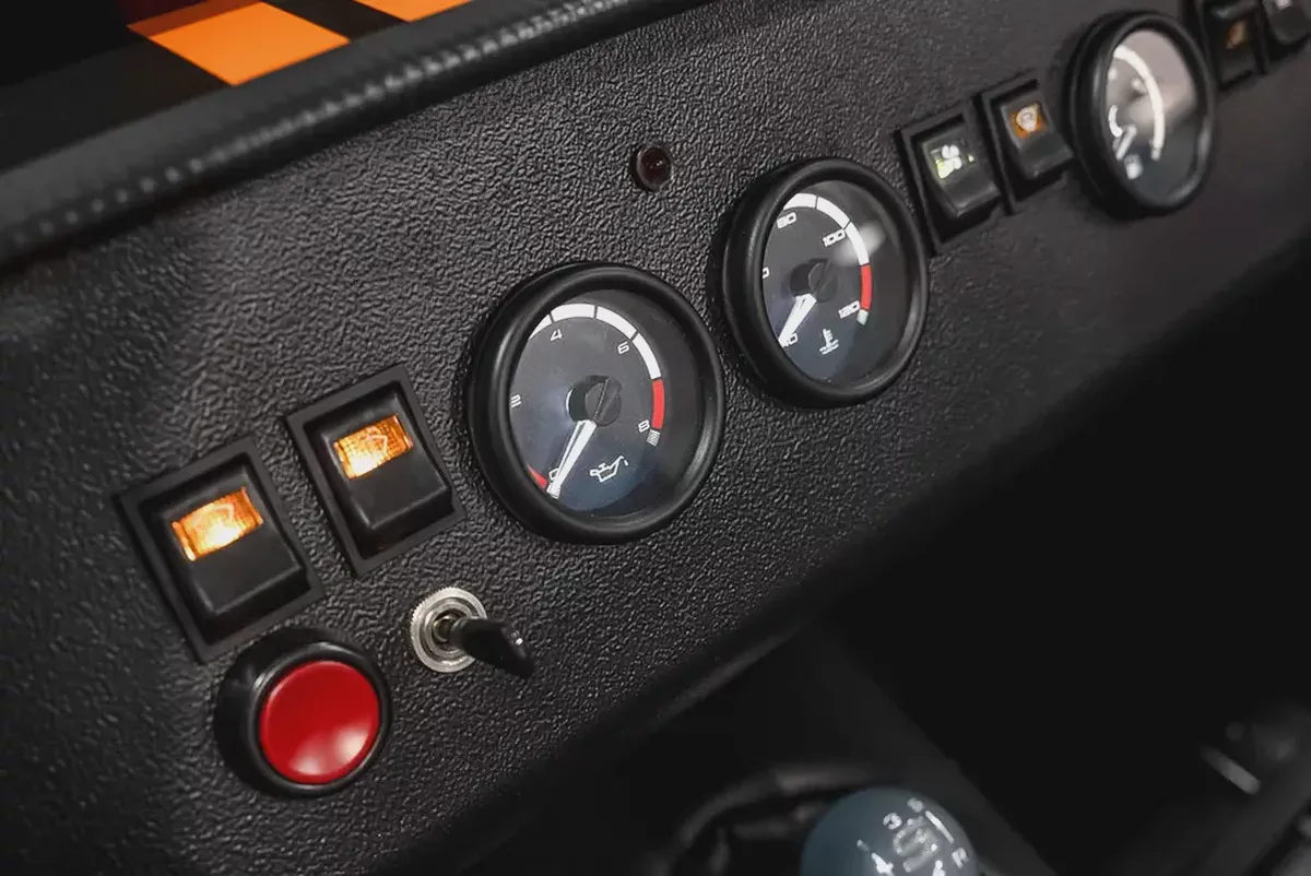 CASH ONLY: 239,000 AED | 2025 Caterham 360S / Caterham Warranty-15-15