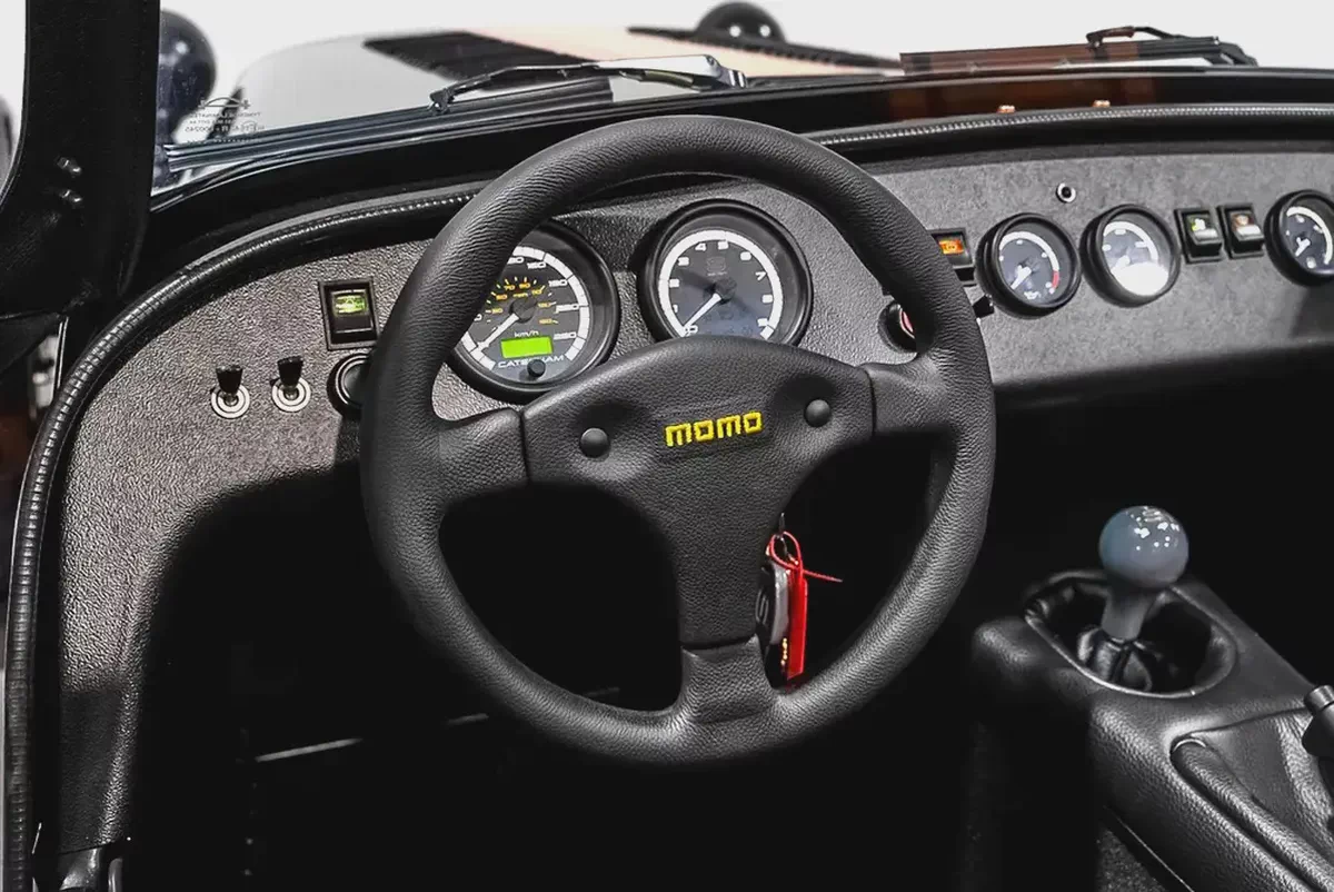 CASH ONLY: 239,000 AED | 2025 Caterham 360S / Caterham Warranty-6-6