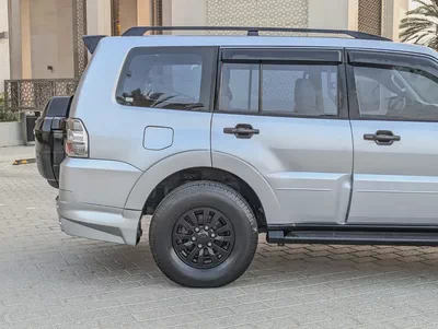 MITSUBISHI PAJERO 2015 GLS MID OPTION V6 3.5L IN EXCELLENT CONDITION-9