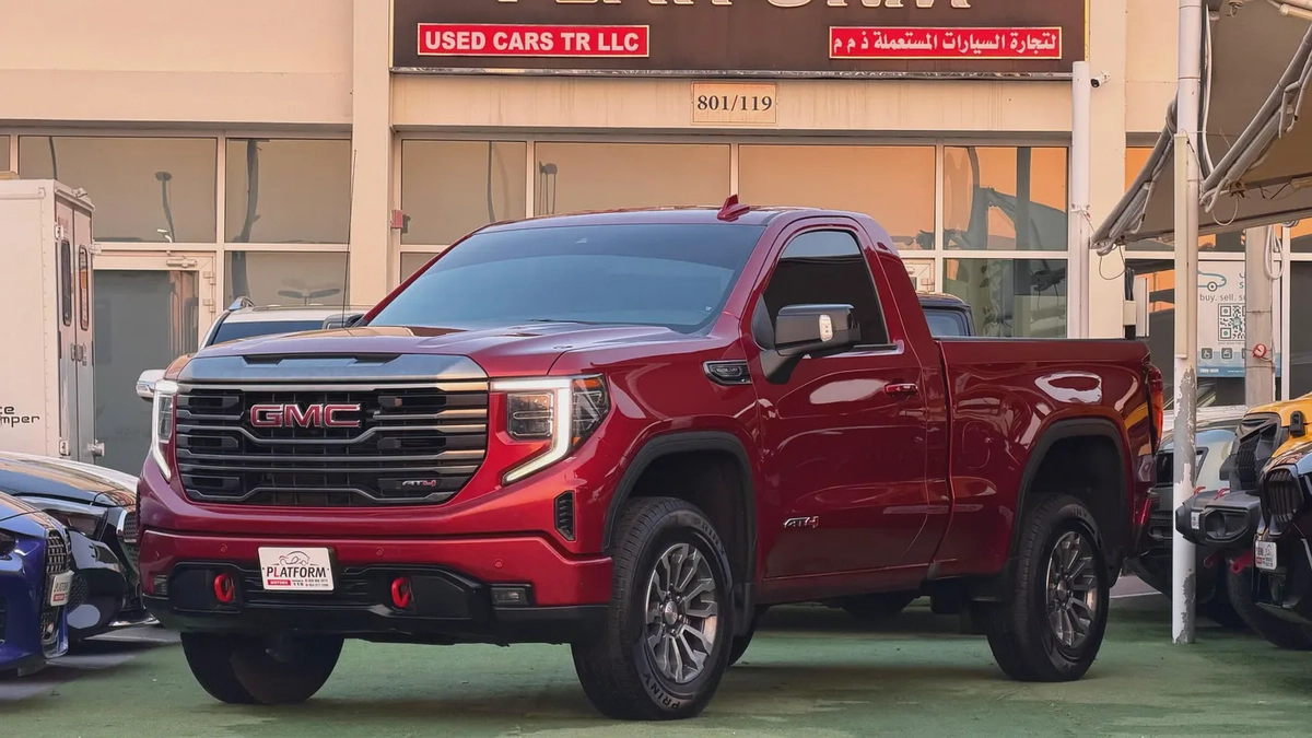 GMC Sierra AT4 V8 5.3L 2022 | GCC Specs | original paint  Excellent Condition | under warranty