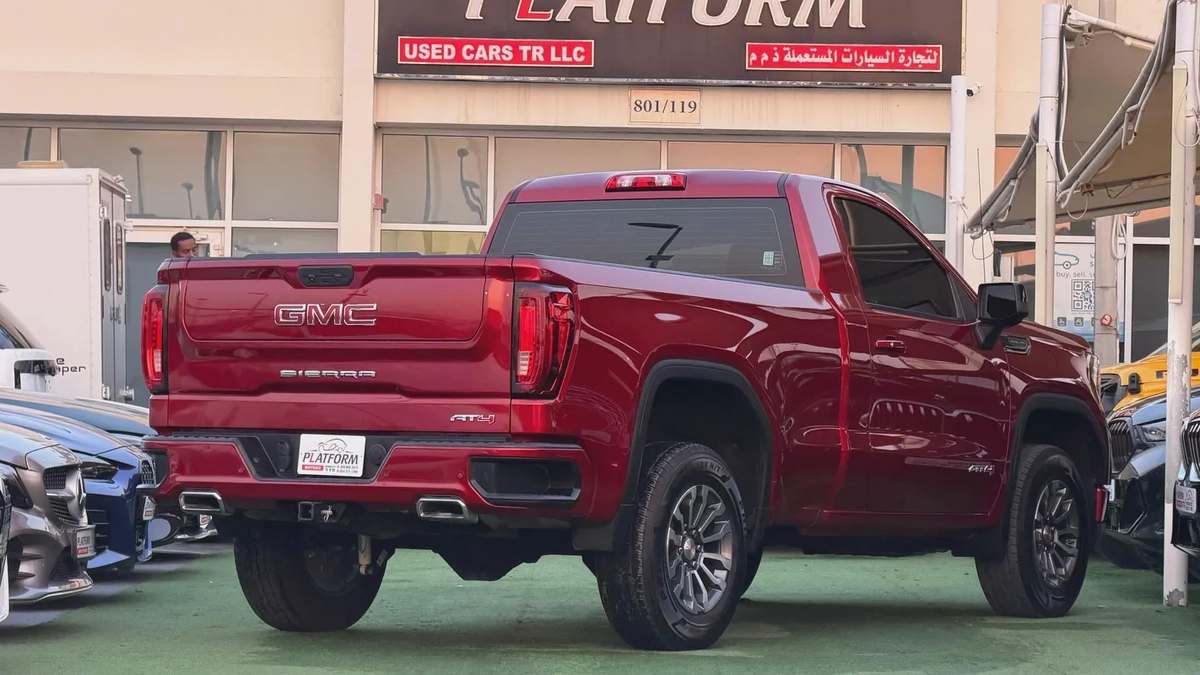 GMC Sierra AT4 V8 5.3L 2022 | GCC Specs | original paint  Excellent Condition | under warranty