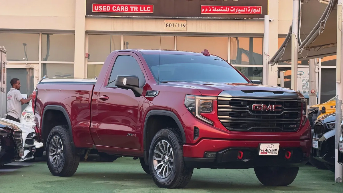 GMC Sierra AT4 V8 5.3L 2022 | GCC Specs | original paint  Excellent Condition | under warranty