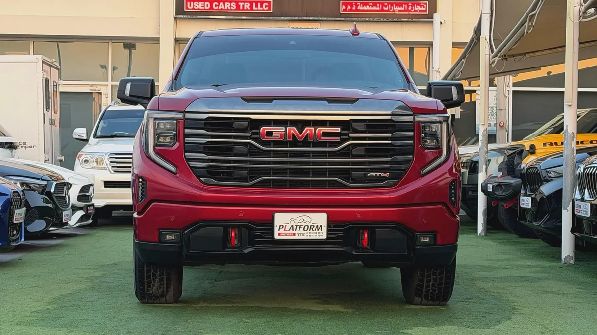 GMC Sierra AT4 V8 5.3L 2022 | GCC Specs | original paint  Excellent Condition | under warranty