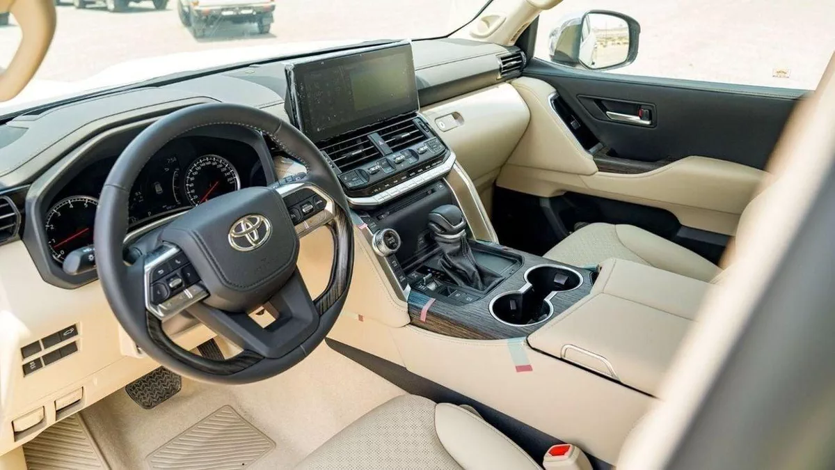 Toyota Land Cruiser VXR Toyota land cruiser VXR 3.5L Petrol Full Option 2025-9-0