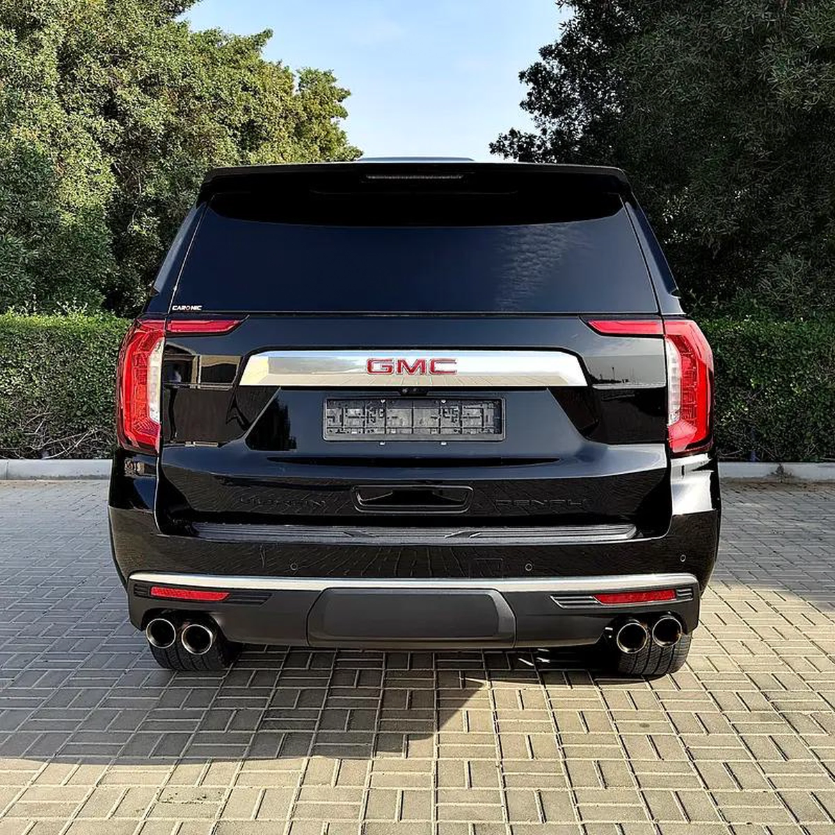 GMC Yukon Denali-9-9