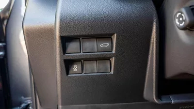Toyota Land Cruiser VXR 3.3L-16