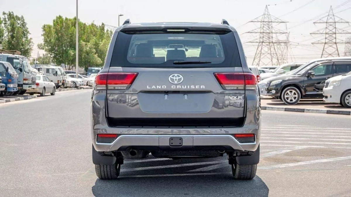 Toyota Land Cruiser VXR 3.3L-6-0
