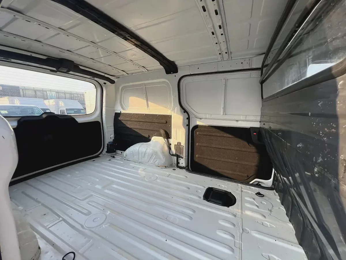 2021 Hyundai H1 | 3 Seats | Van | Manual | Petrol | GCC | Ref#1138-11-11