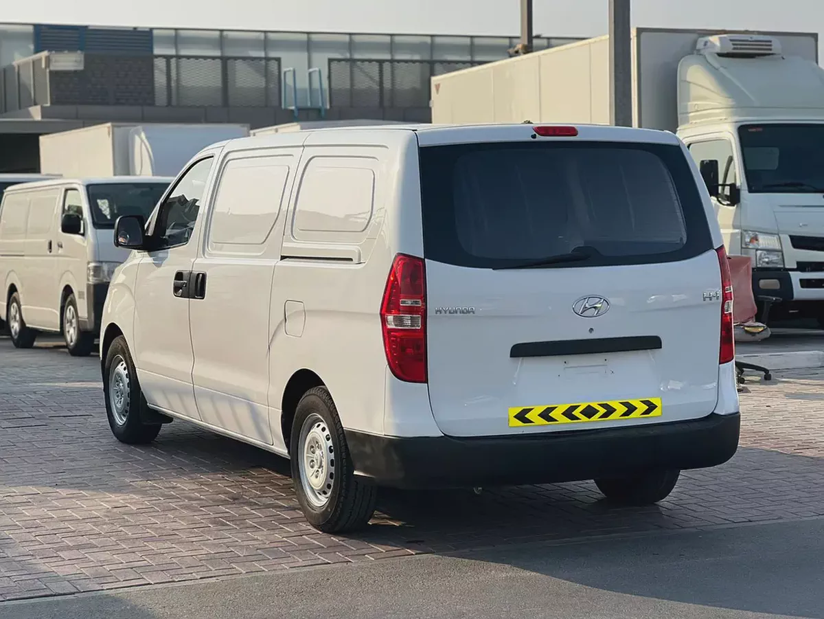 2021 Hyundai H1 | 3 Seats | Van | Manual | Petrol | GCC | Ref#1138-3-3