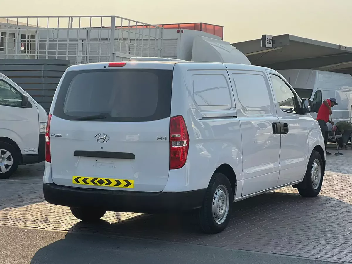 2021 Hyundai H1 | 3 Seats | Van | Manual | Petrol | GCC | Ref#1138-5-5
