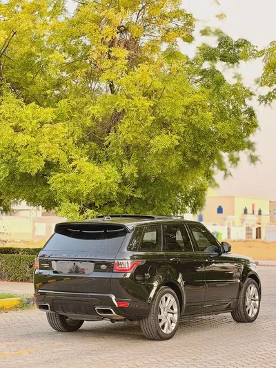2018 Land Rover Range Rover Sport HSE | GCC Specs | Low Mileage-9