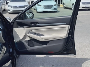 Nissan Altima SL 2019, American Specs - Excellent Condition