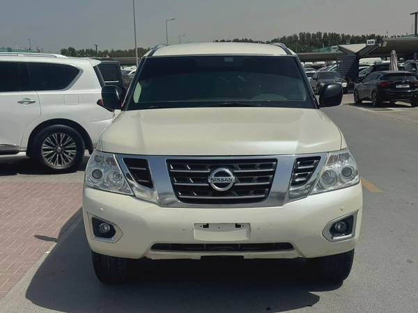 Nissan patrol 2019 white color GCc calen cR