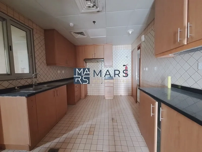 Where Luxury City Living Reaches New Heights. {4BHK Sea View } Al Majaz3-7