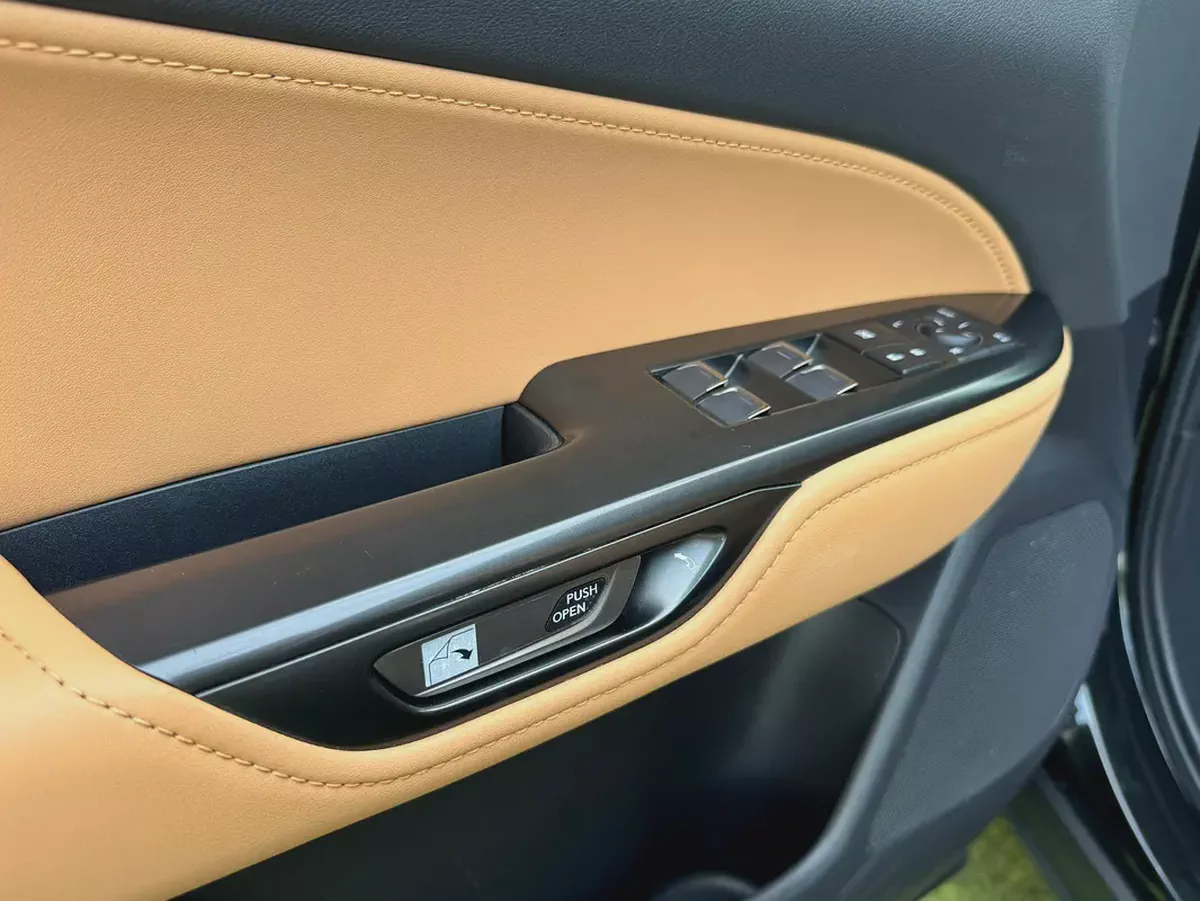 2024 Lexus NX 300 Platinum - GCC-10-10