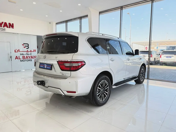 نيسان باترول بلاتينيوم V8 فضي / احمر خليجي المسعود Nissan Patrol LE Platinum 2023 - GCC Specs