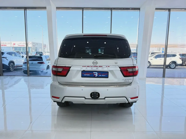 نيسان باترول بلاتينيوم V8 فضي / احمر خليجي المسعود Nissan Patrol LE Platinum 2023 - GCC Specs
