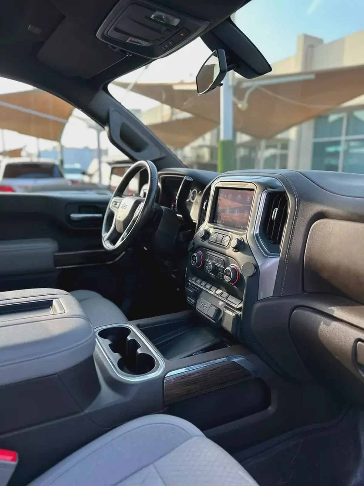 2022 Chevrolet Silverado 1500 LT Trail Boss | GCC Specs ORIGINAL PAINT PERFECT CONDITION FULL SERVI-8-8