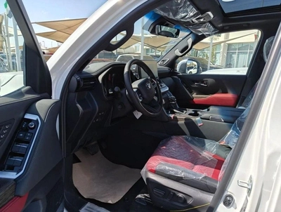 Toyota Land Cruiser VXR3.3 GCC WITH RADAR-4