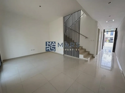 Beautifully Designed Villa | in Excellent Community-0