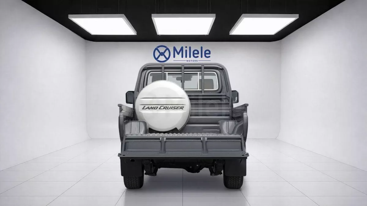 Toyota Land Cruiser Pickup 70 LX SC-9-0
